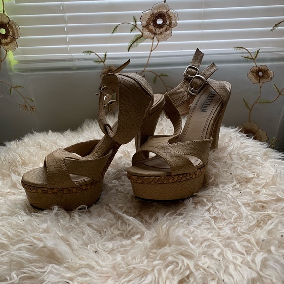 Snakeskin platform sandals - Picture 3 of 5